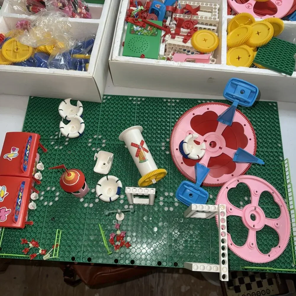 2 Gigo Blocks Scientific Playground New Vintage Sets